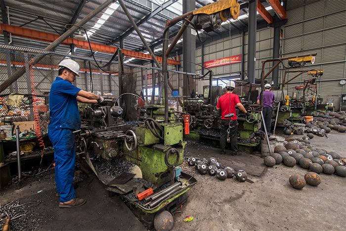 密山网架配件车间